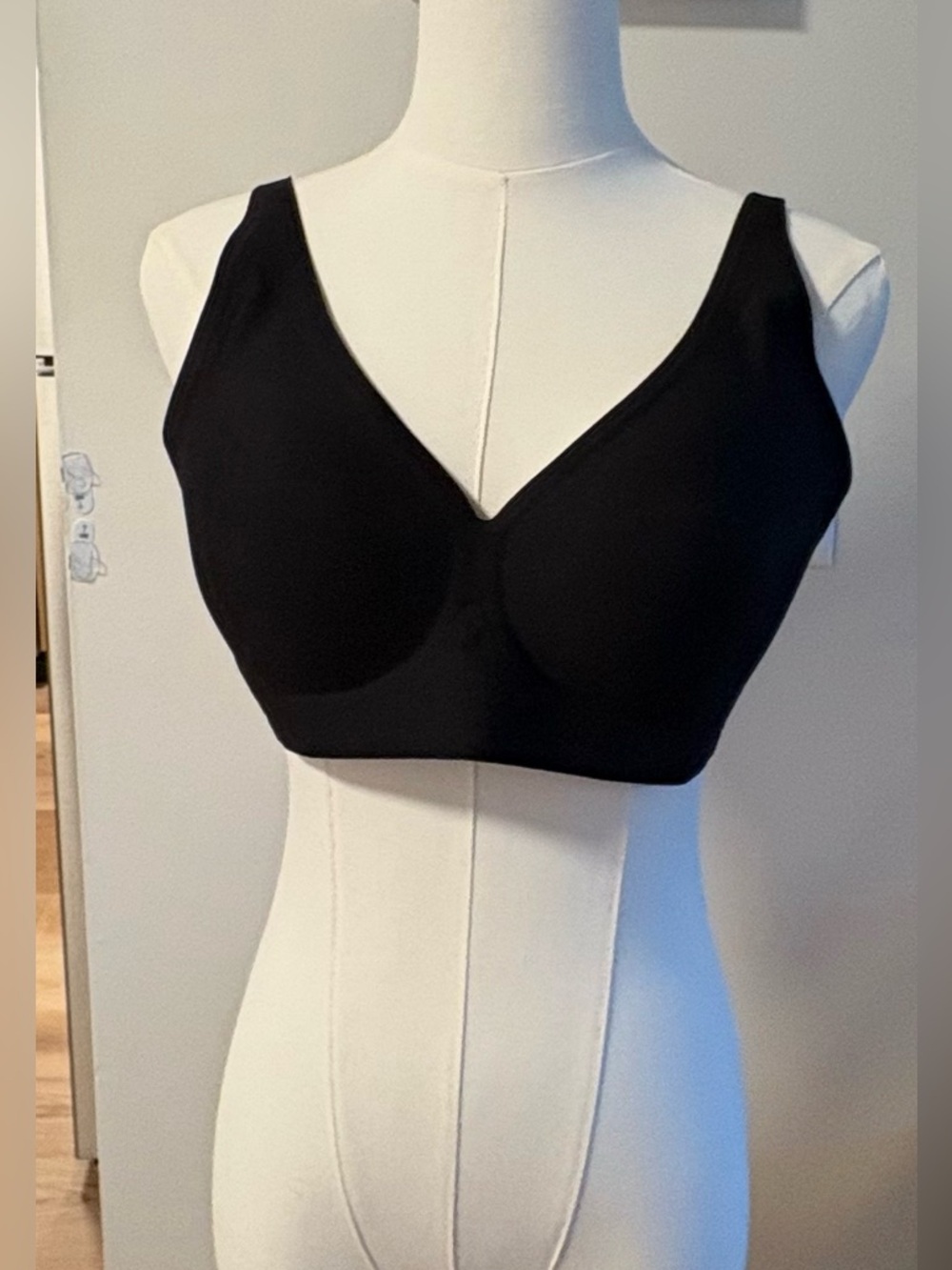 New comfort stretch wire free bra size L =38C -D